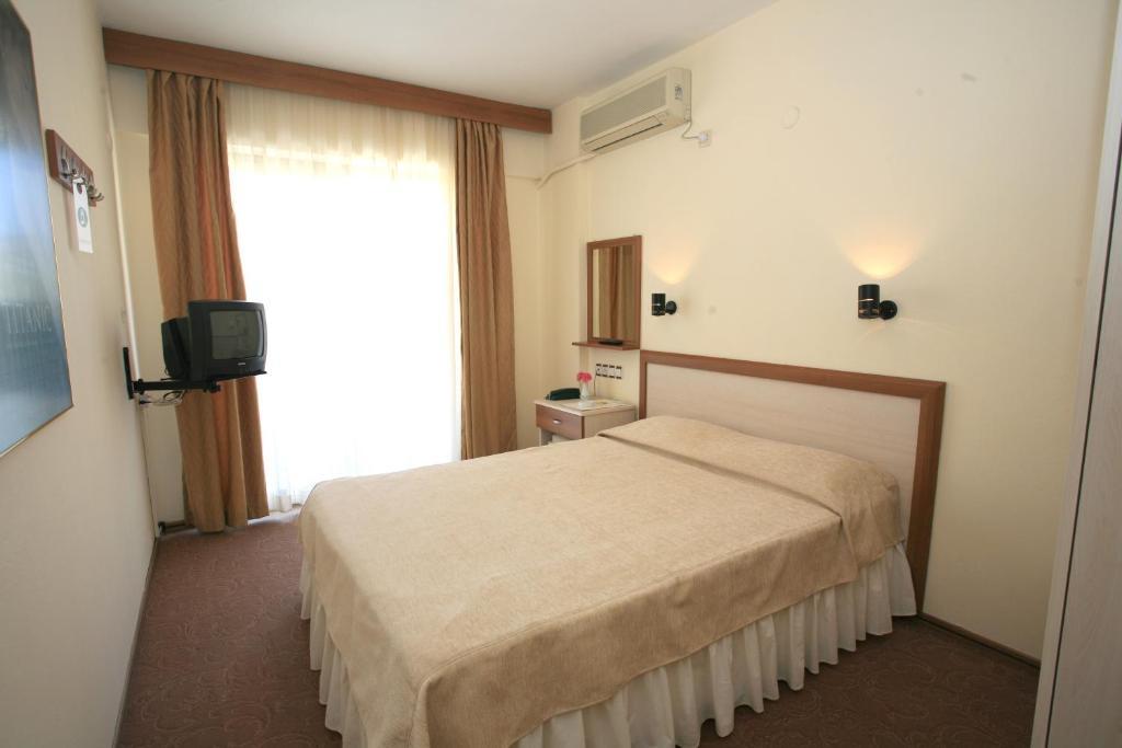 Saturn Hotel Kusadasi Room photo