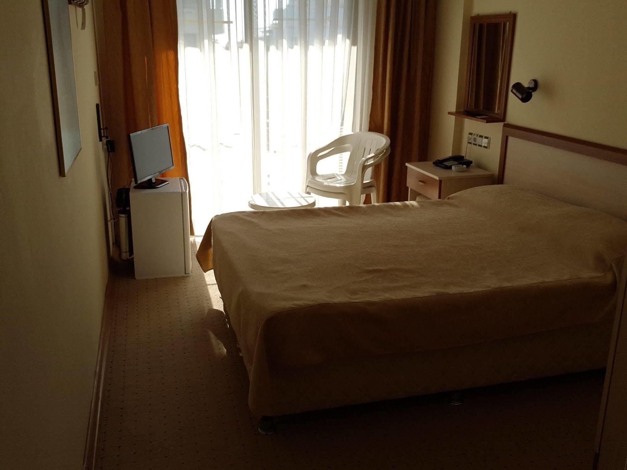 Saturn Hotel Kusadasi Exterior photo