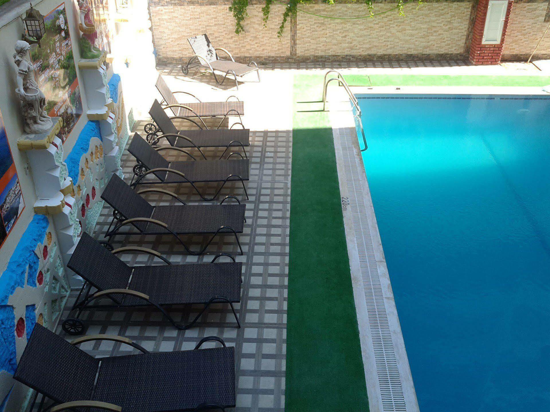Saturn Hotel Kusadasi Exterior photo