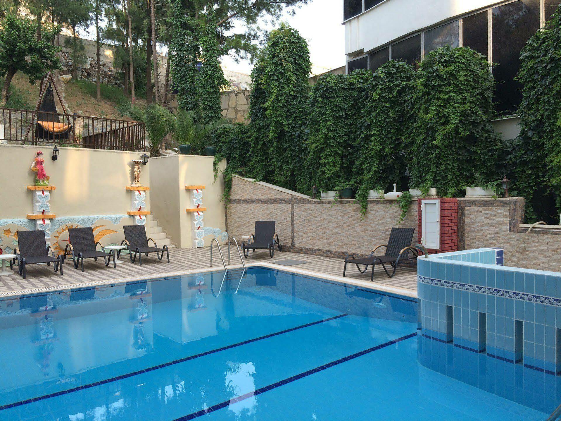 Saturn Hotel Kusadasi Exterior photo